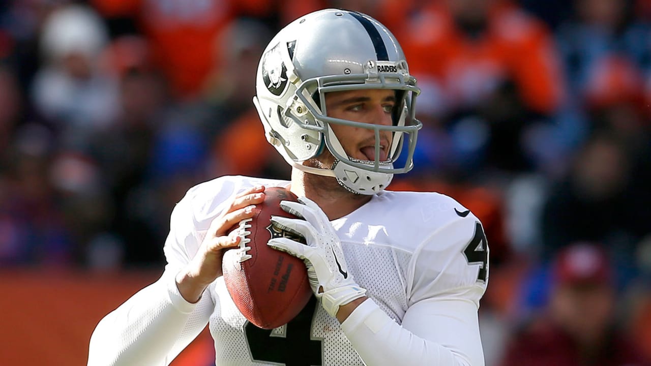 Derek-Carr-150526-SL.jpg