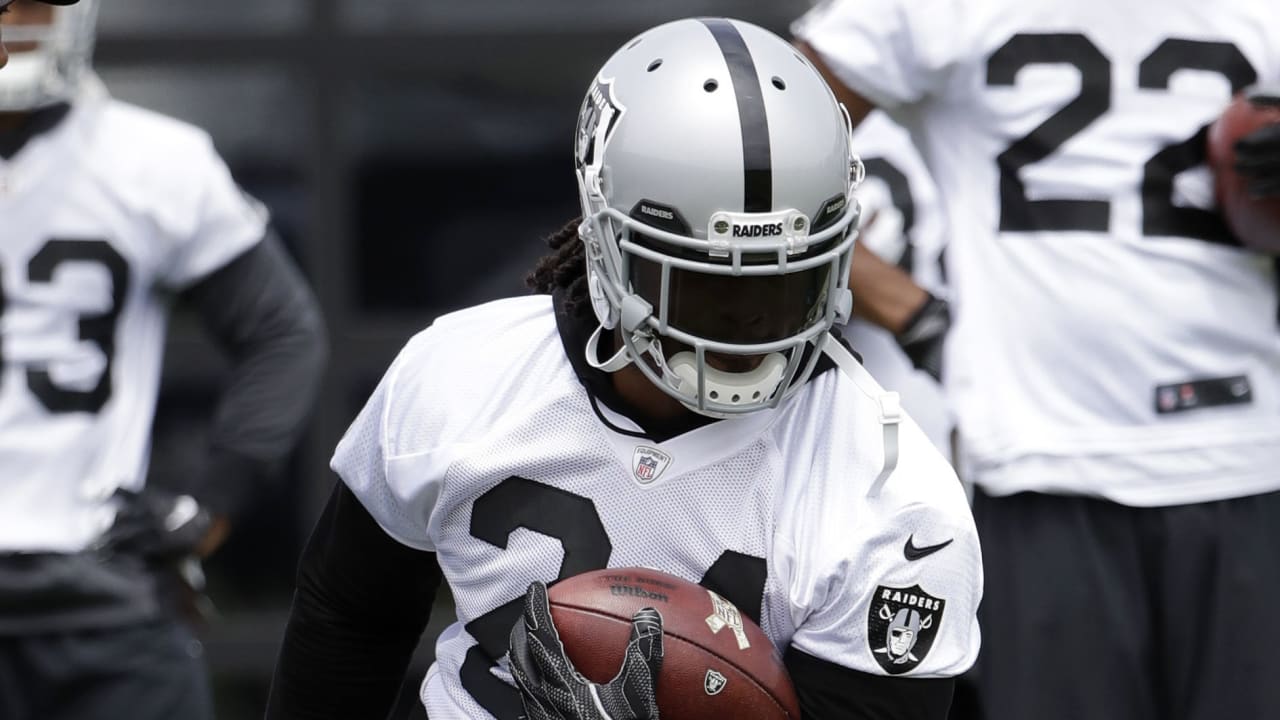 MARSHAWN_LYNCH