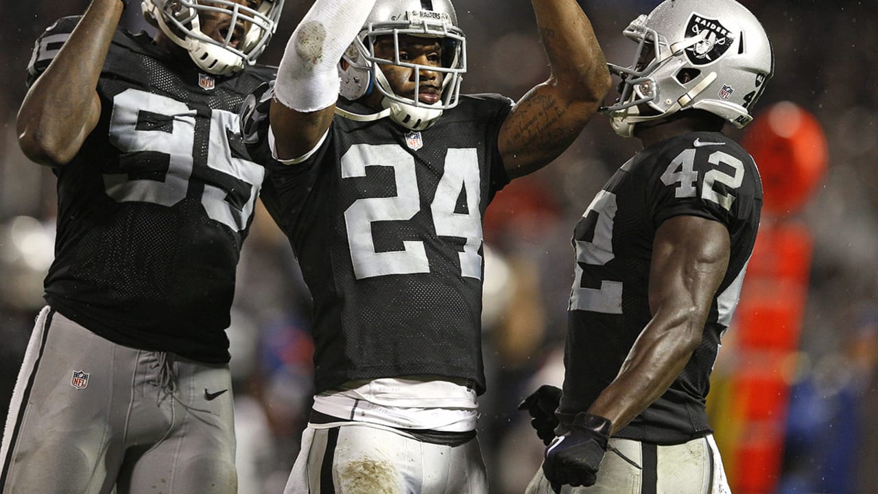 NFL on ESPN on Instagram: “Charles Woodson takes the field in Oakland for  the last home game as a…