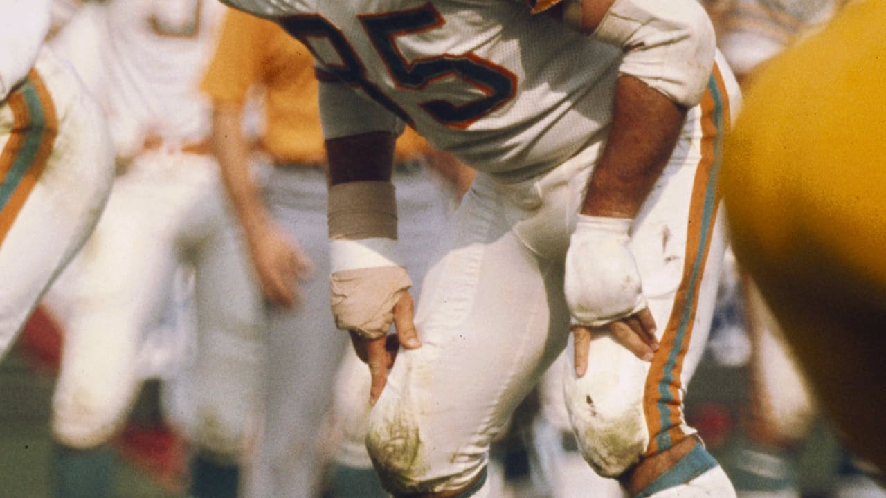 Nick Buoniconti, Hall of Fame linebacker for undefeated 1972