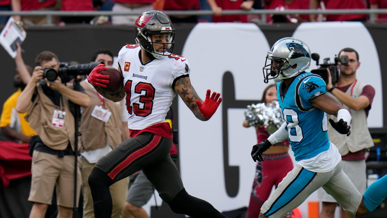 Can't-Miss Play: Tampa Bay Buccaneers quarterback Tom Brady's THIRD TD  connection with wide receiver Mike Evans puts Bucs ahead of Panthers in  fourth