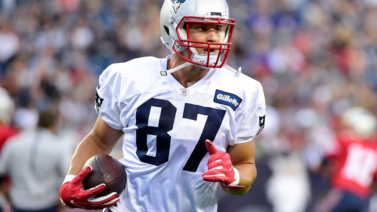 Rob-Gronkowski-160805-sl.jpg