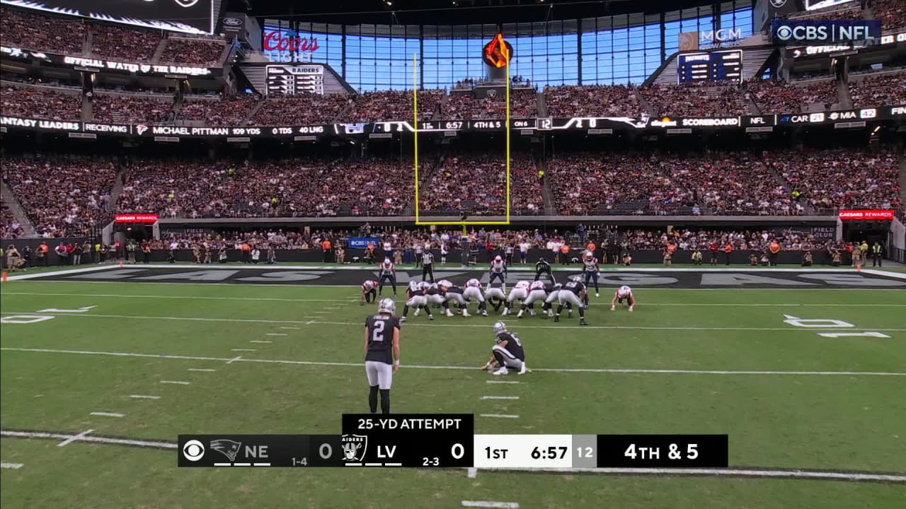 Las Vegas Raiders kicker Carlson hits 25yard field goal to give