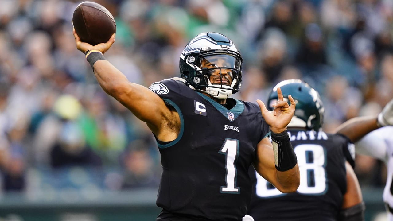 Dynamic Jalen Hurts playing his way into Eagles' future