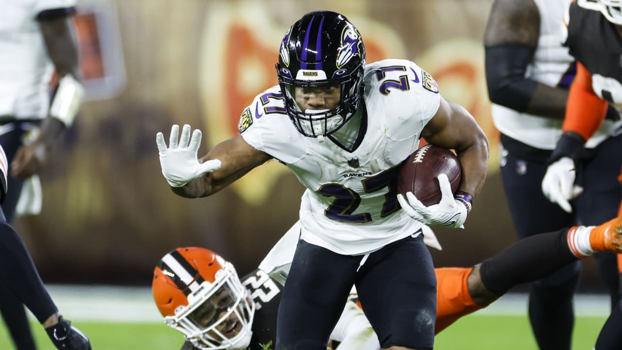 BALTIMORE, MD - OCTOBER 02: Baltimore Ravens running back J.K. Dobbins (27)  runs the ball for a touchdown during the Buffalo Bills versus Baltimore  Ravens NFL game at M&T Bank Stadium on