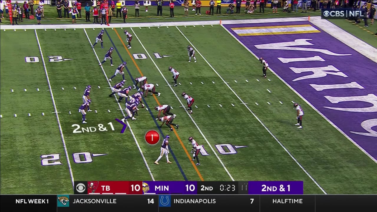 Vikings WR Justin Jefferson delivers big hit after Kirk Cousins interception