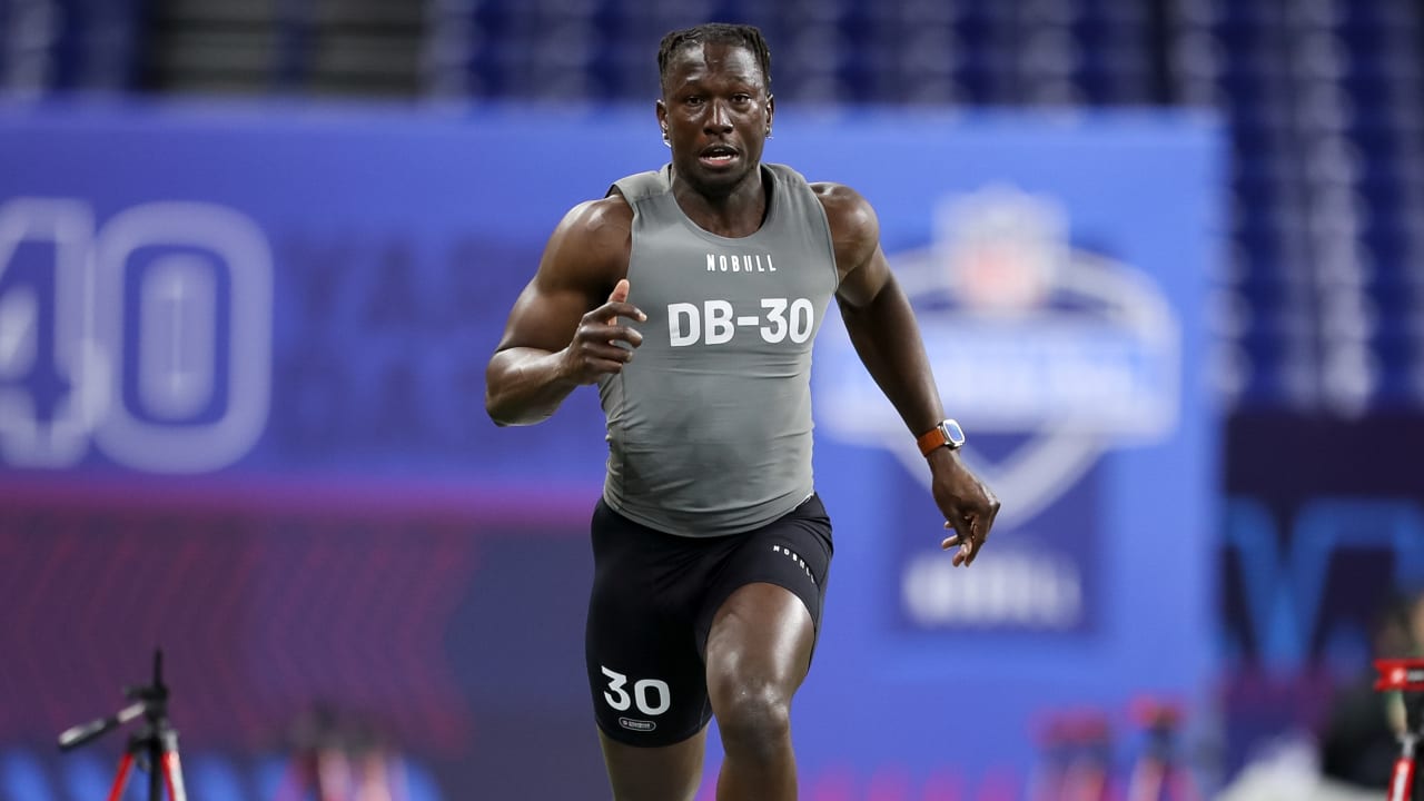 Cornerback Terell Smith runs official 4.41second 40yard dash at 2023