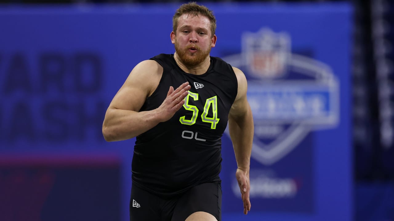 Offensive lineman Cordell Volson runs an official 5.27-second 40-yard dash  at the 2022 combine