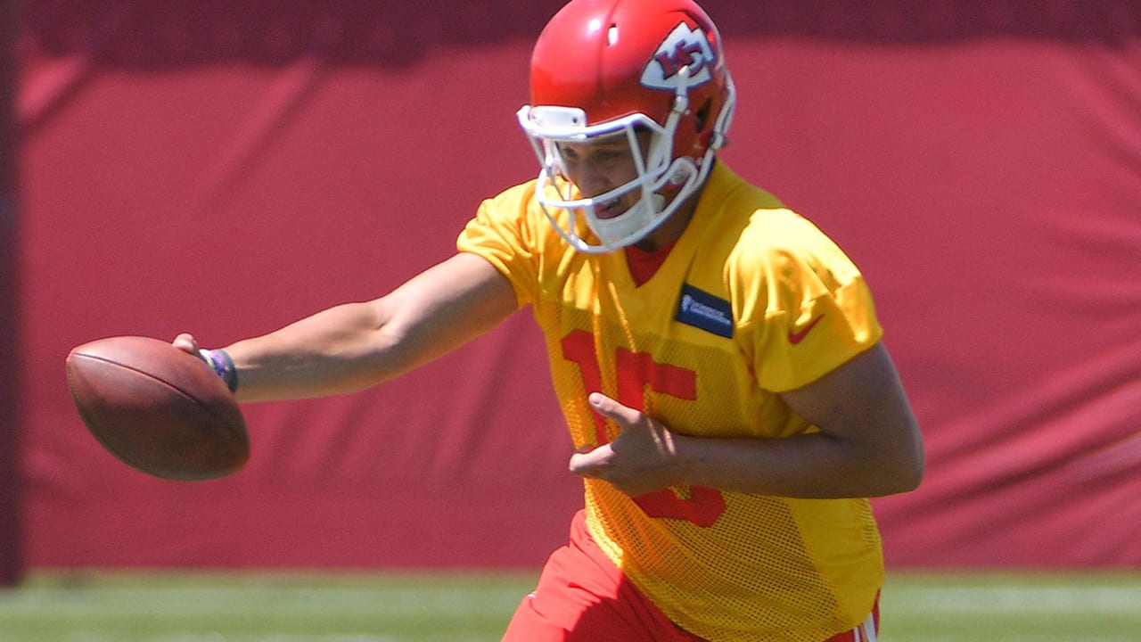 mahomes-170509-sl.jpg