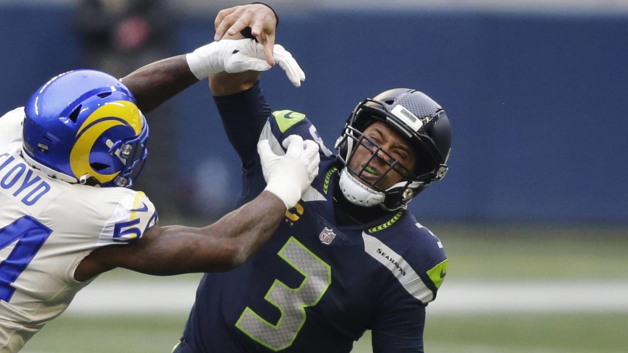 Seahawks vs. Rams score: Russell Wilson, defense shine in second