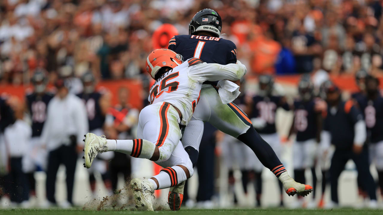 Myles Garrett sets Browns single-season sack record, scores TD on same play