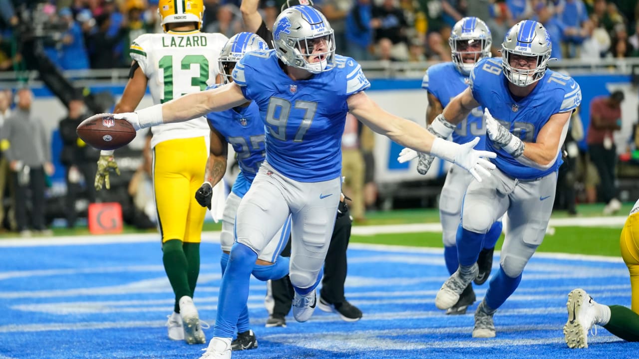 Can't-Miss Play: Detroit Lions defensive end Aidan Hutchinson's first NFL  INT comes vs. Green Bay Packers quarterback Aaron Rodgers on fourth-and-goal