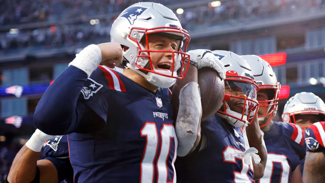 Patriots throw one away in Las Vegas