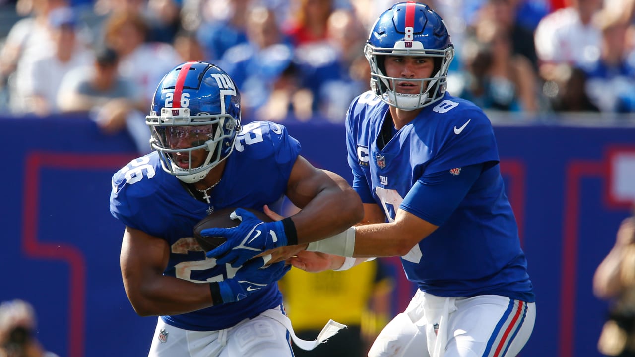 Saquon Barkley Shares Pic in Giants Retro-Inspired Uniform [LOOK]