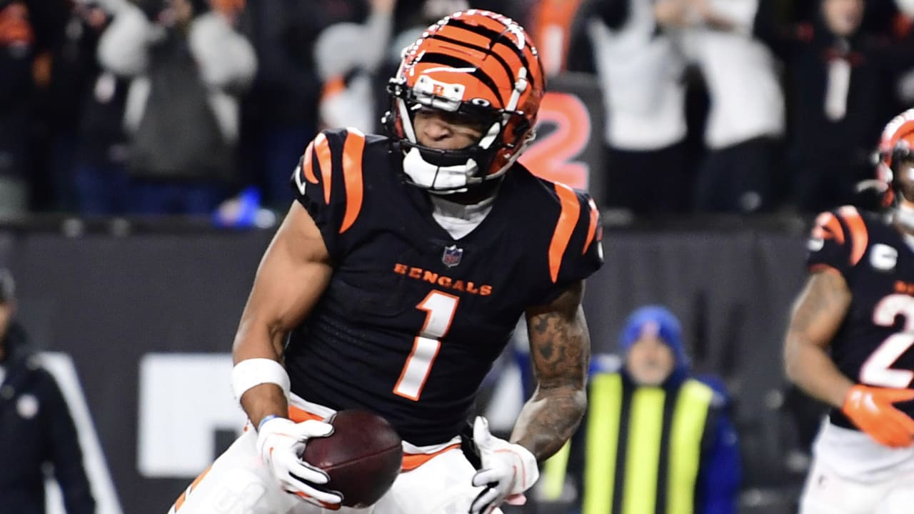 Bengals' Ja'Marr Chase Breaks Justin Jefferson's NFL Rookie Receiving Yards  Record, News, Scores, Highlights, Stats, and Rumors