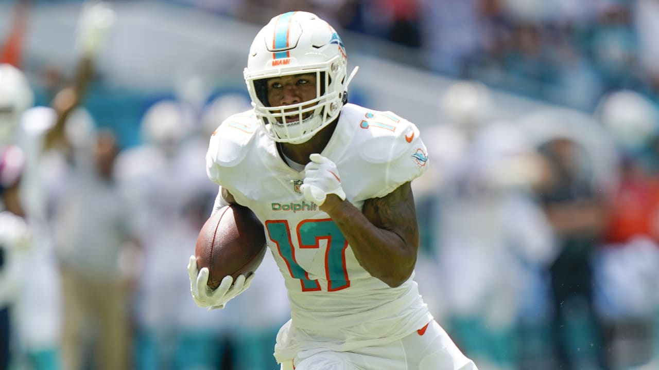 Miami Dolphins wide receiver Jaylen Waddle weaves his way to 26-yard punt  return