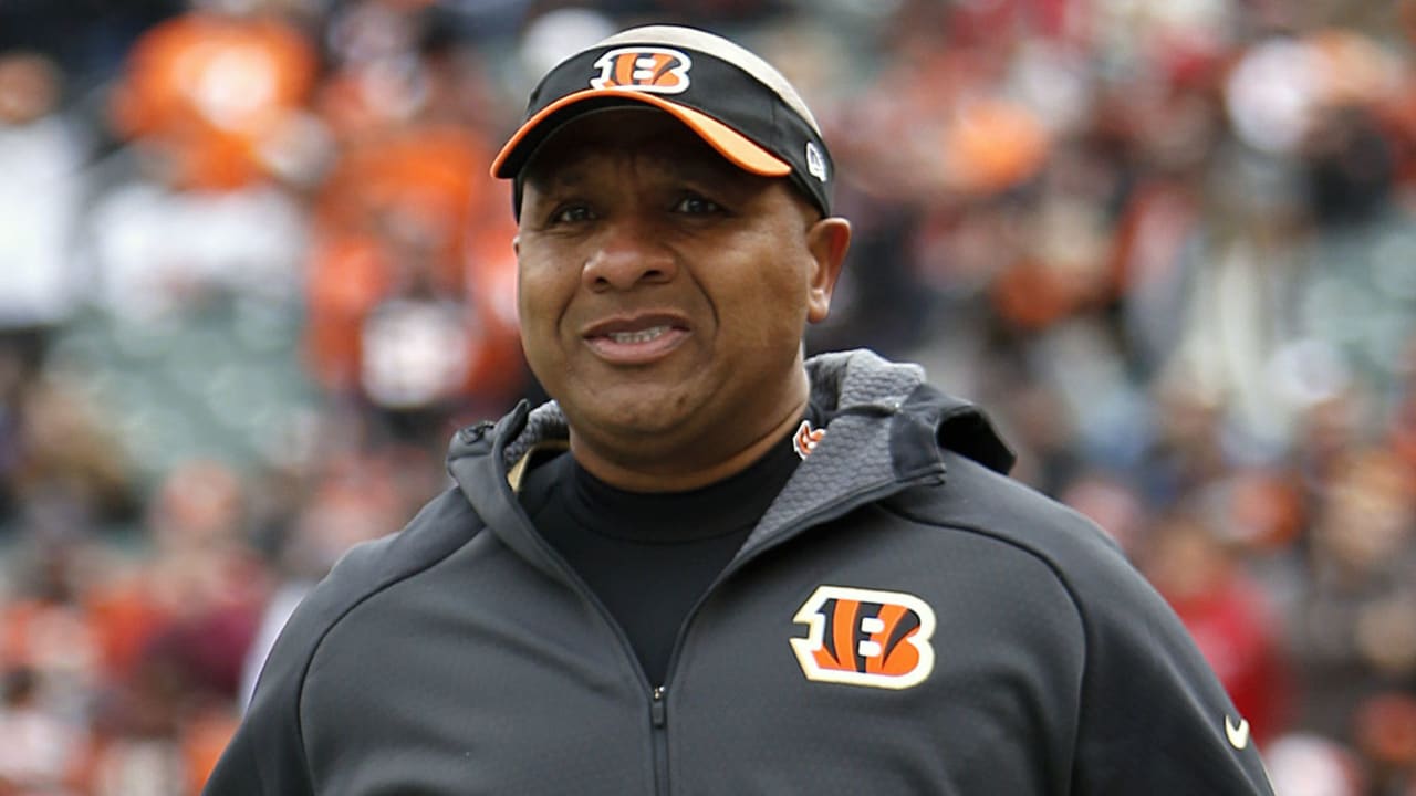hue-jackson-160106-spot.jpg