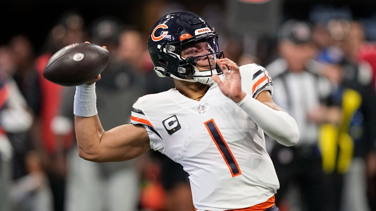 Week 9: Justin Fields makes history in Chicago Bears' loss