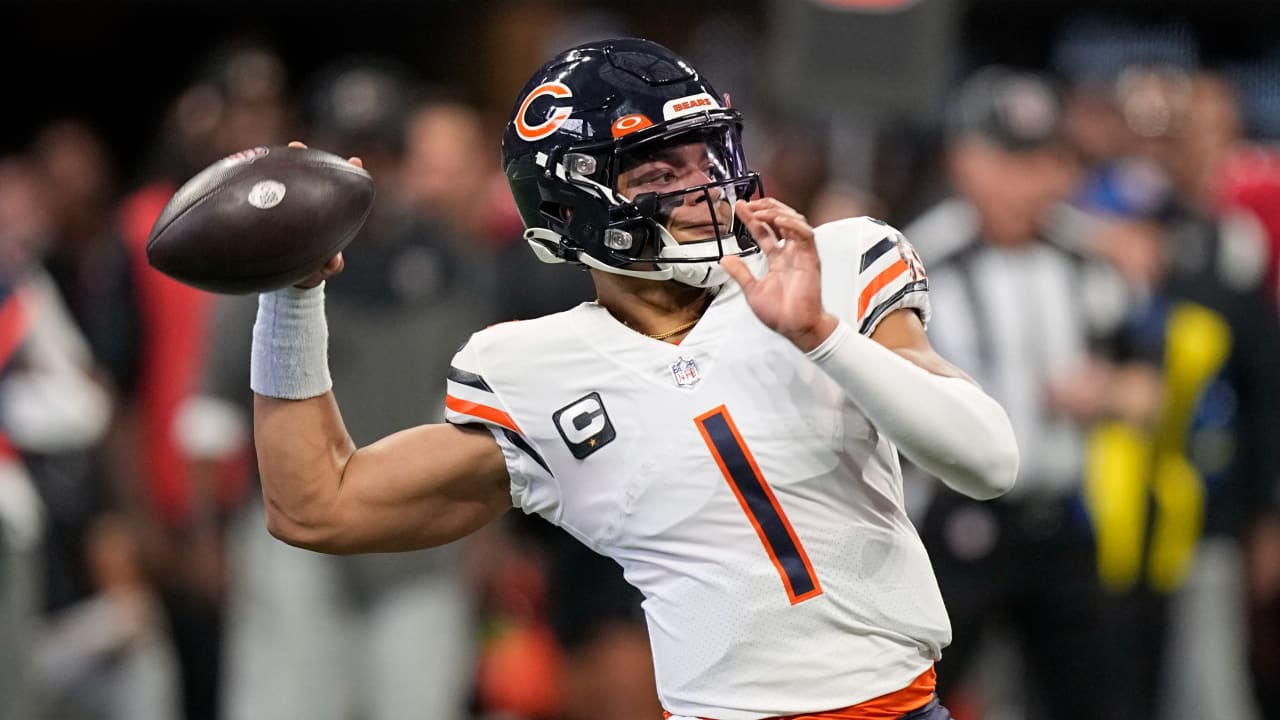 Chicago Bears game today: Ready or not, QB Justin Fields started