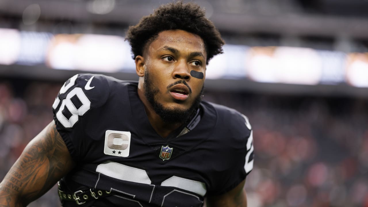 Raiders RB Josh Jacobs puts contract squabbles in past 'It's a clean