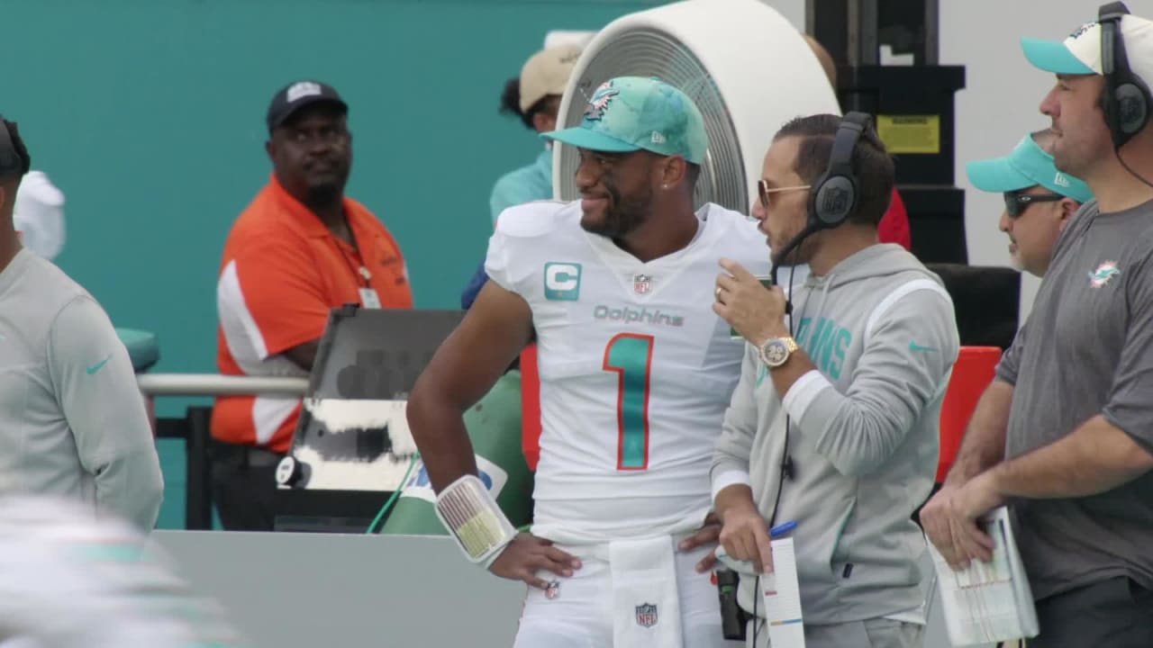 Miami Dolphins Mike McDaniel Mic'd Up in 30-15 win over Houston Texans -  The Phinsider