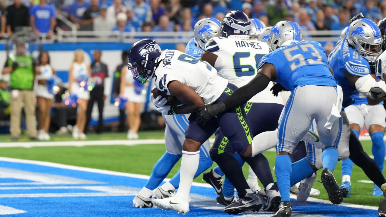 Can't-Miss Play: Seattle Seahawks running back Kenneth Walker can't be  caught on 74-yard TD explosion