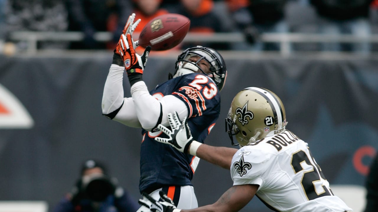 Chicago Bears wide receiver Bernard Berrian celebrates after