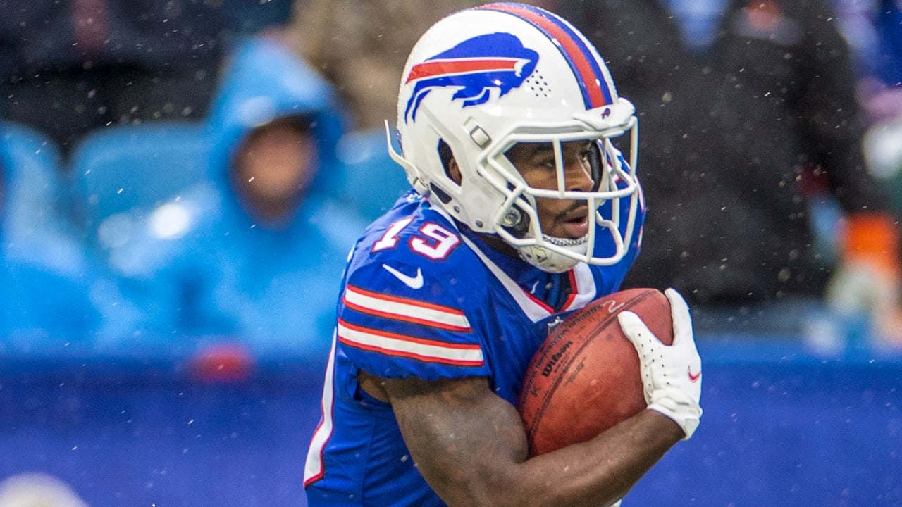 ___Isaiah McKenzie__