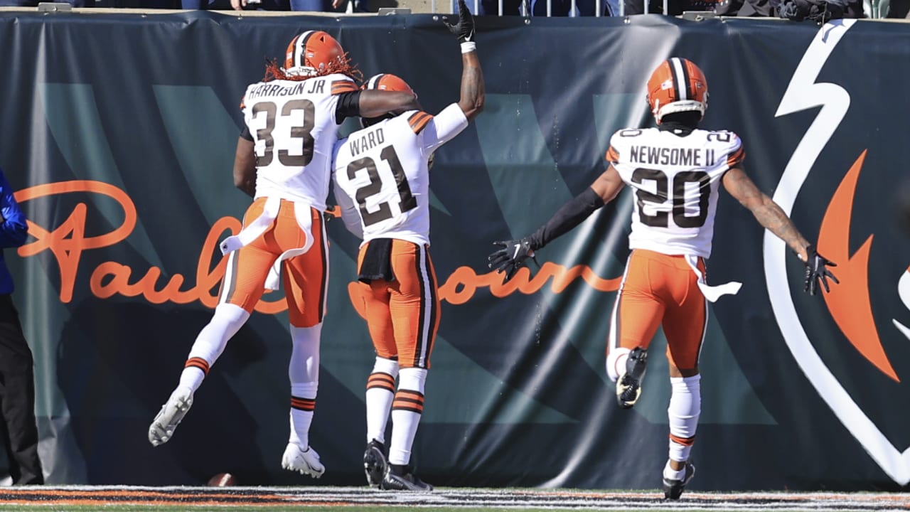 61 days till Cleveland Browns Week 1 = A 61 yard pick-6 by @denzelward  #dawgpound