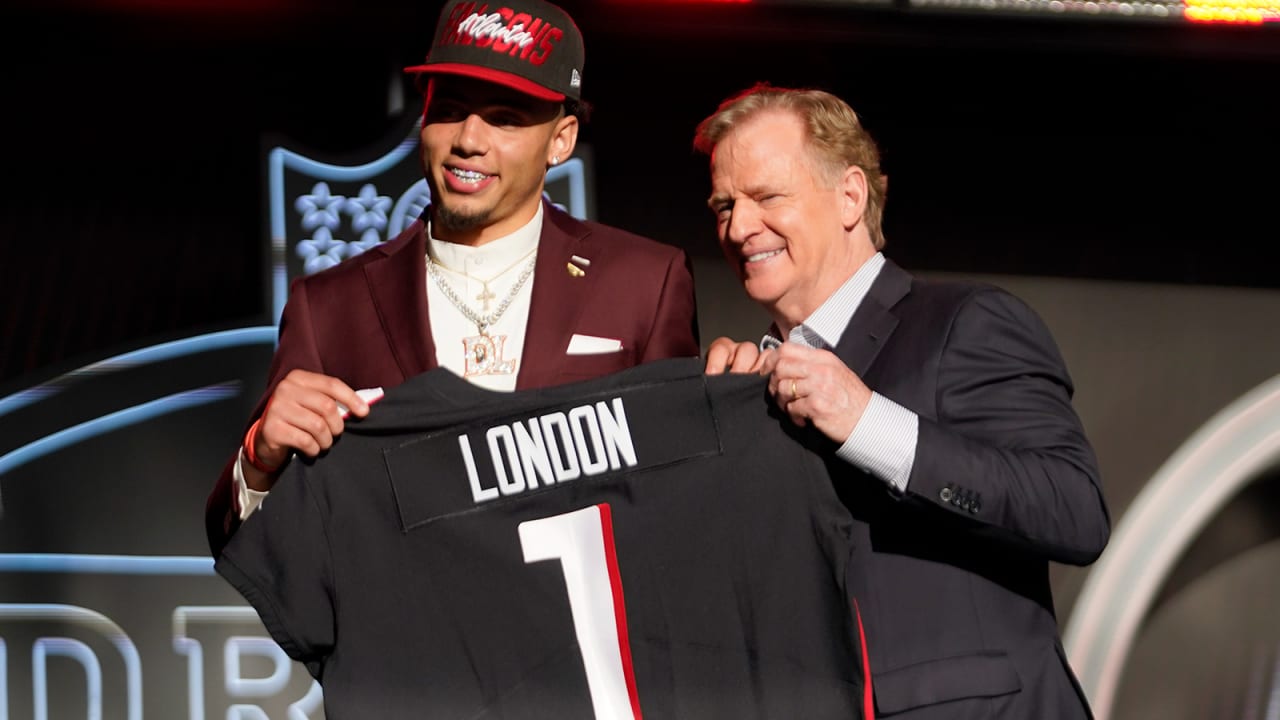 2022 NFL Draft: Atlanta Falcons selects Drake London at No. 8