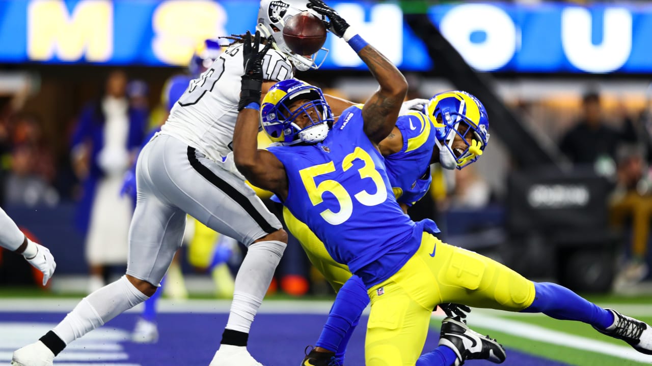 Can't-Miss Play: Los Angeles Rams linebacker Ernest Jones' one-handed catch  secures INT vs. Las Vegas Raiders quarterback Derek Carr in end zone