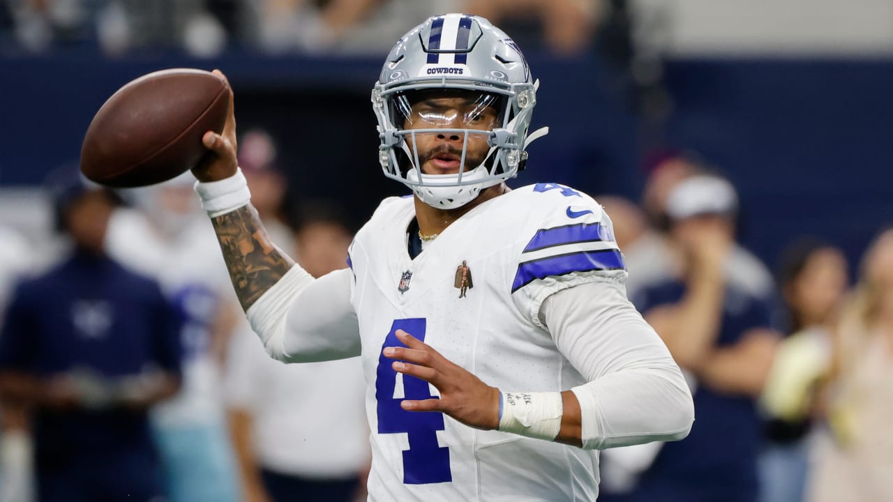 Dallas Cowboys quarterback Dak Prescott drops dime to wide receiver CeeDee  Lamb 20-yard TD