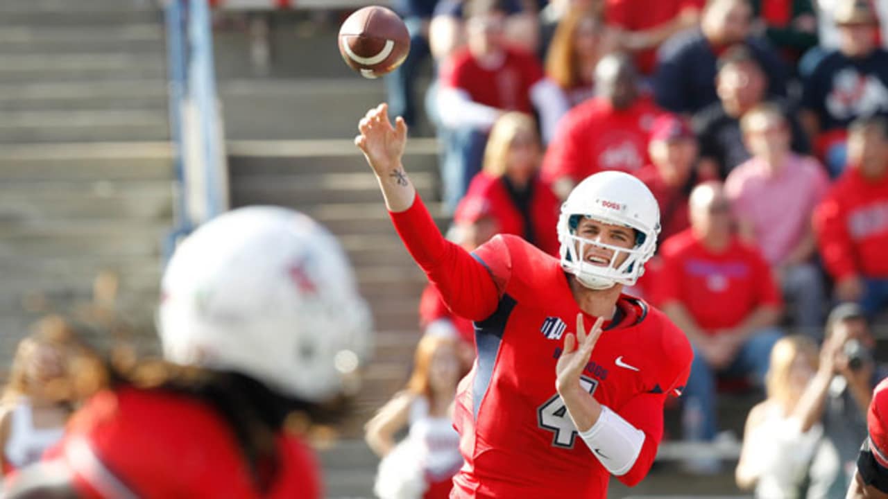 Derek-Carr-131123-TOS.jpg