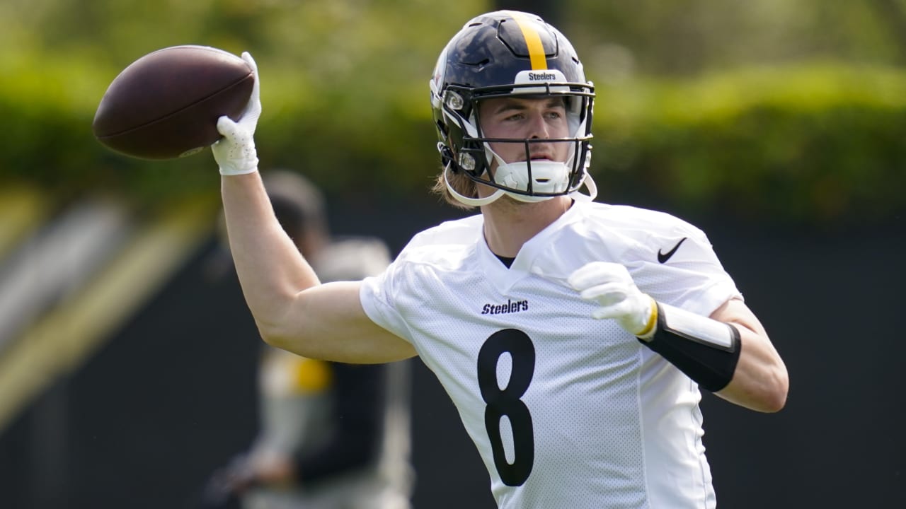 Pittsburgh Steelers list rookie Kenny Pickett atop quarterback depth chart  - ESPN