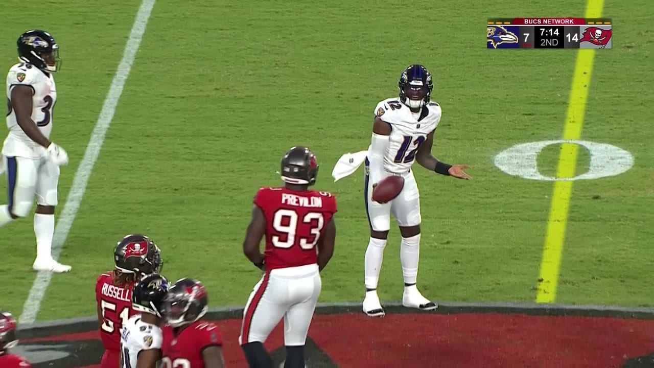 Baltimore Ravens quarterback Anthony Brown eludes sack and scrambles ...