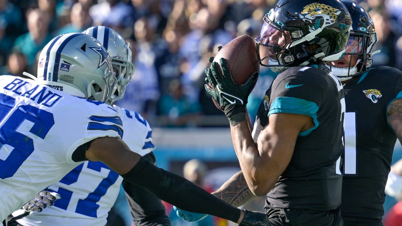 Jacksonville Jaguars wide receiver Zay Jones (7) in action during an NFL  football game against the