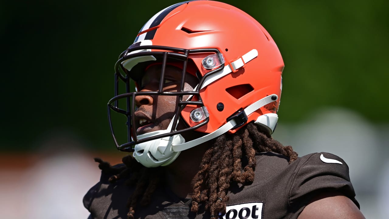 Cleveland Browns willing to grant Kareem Hunt's trade requests, sources say