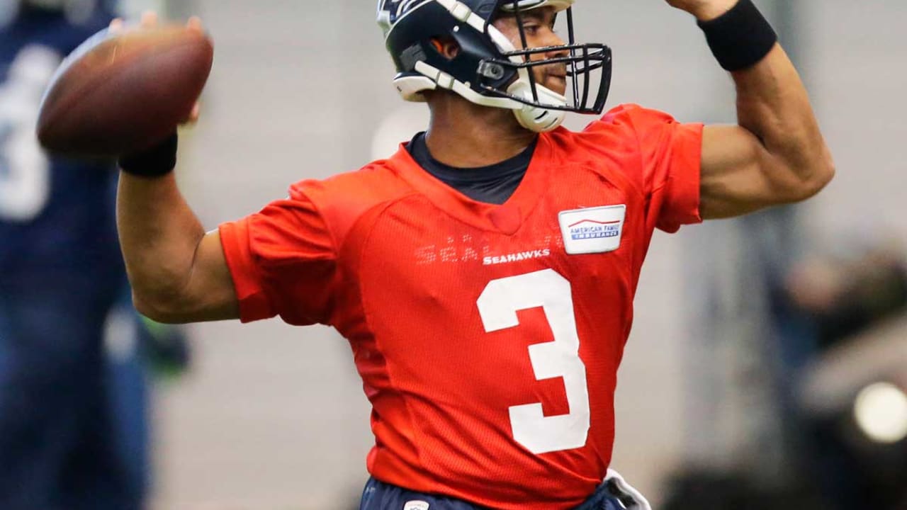 Russell-Wilson-SL-150730