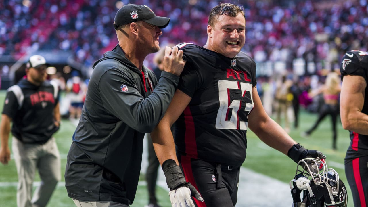 Falcons sign Chris Lindstrom to five-year, $105M extension