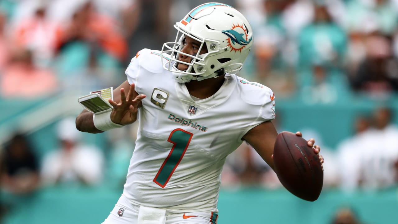 Fantasy football Week 14 QBs: Should I start Tua Tagovailoa, Justin Fields  or Geno Smith?