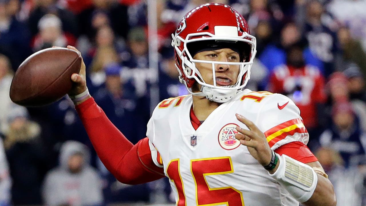 mahomes3-190116-sl.jpg
