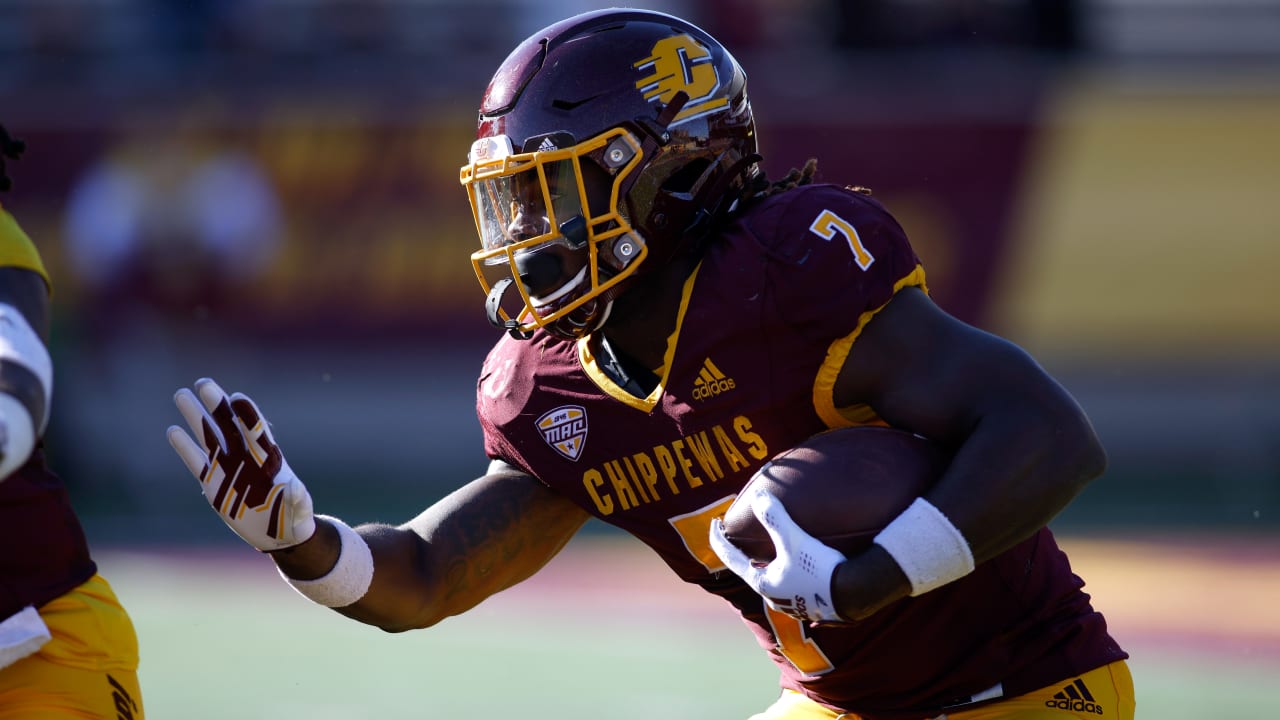 Dallas Cowboys draft Eric Scott Jr. a Kansas City cornerback