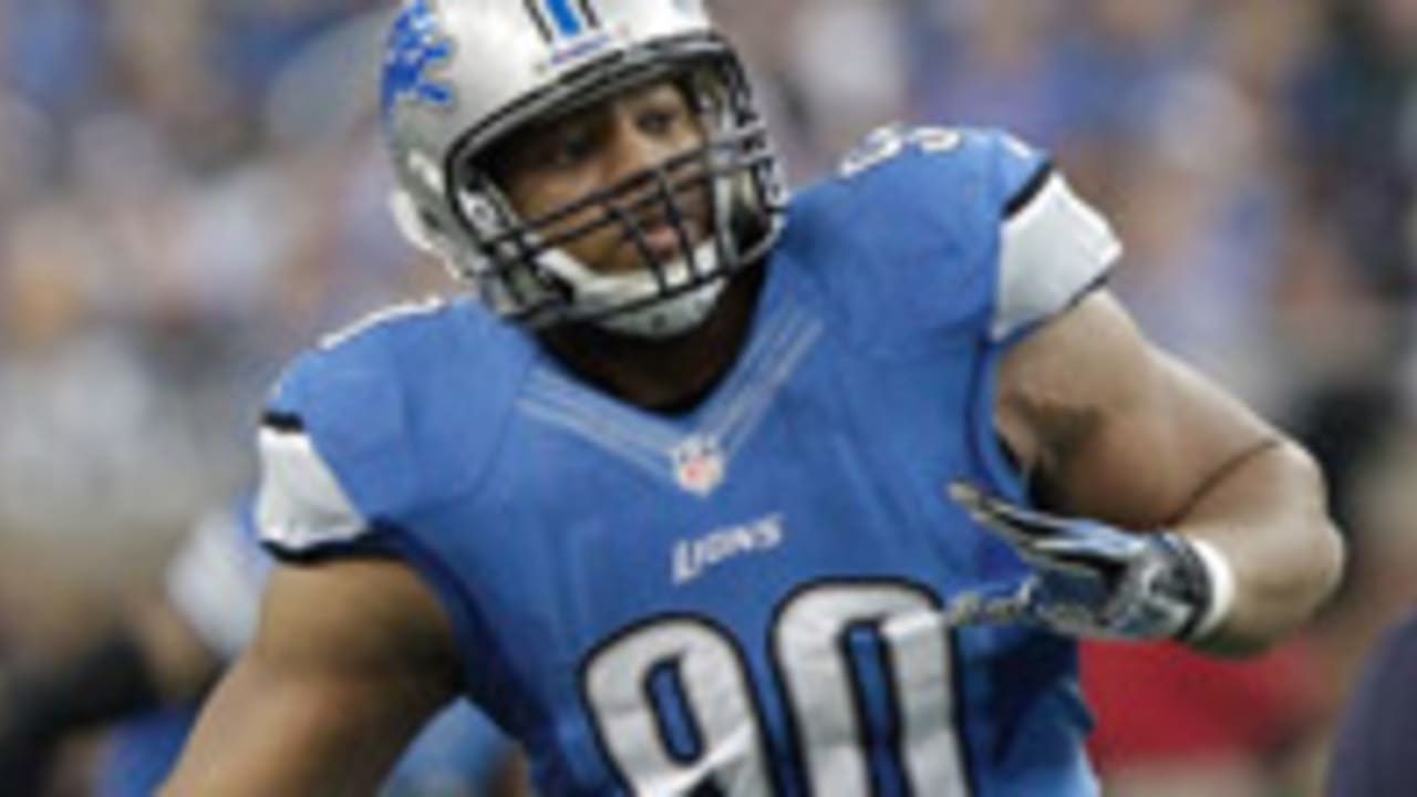 ndamukong-suh-121128-spot.jpg