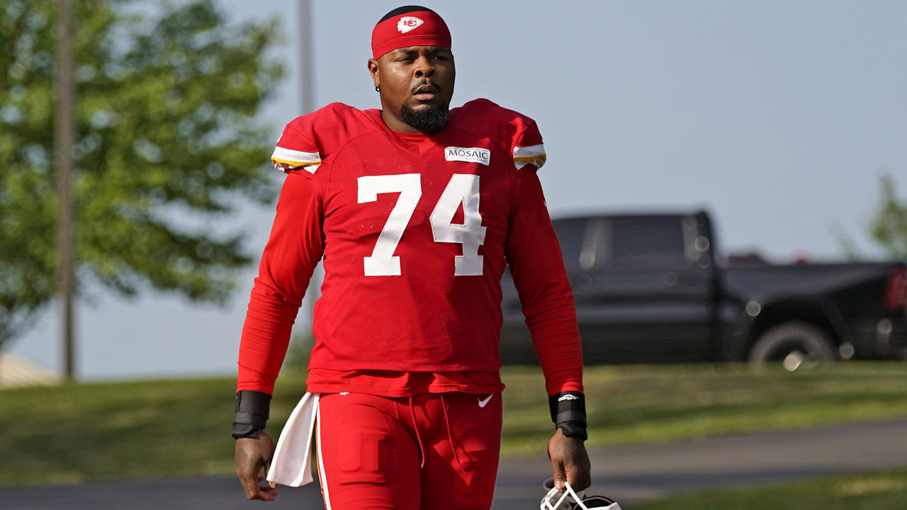 KC Chiefs rookie Trey Smith starting on revamped o-line