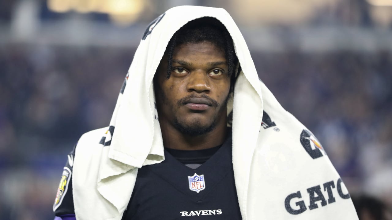 Baltimore Ravens quarterback Lamar Jackson works out prior to an NFL  preseason football game against the New Orleans Saints, Saturday, Aug. 14,  2021, in Baltimore. (AP Photo/Nick Wass Stock Photo - Alamy