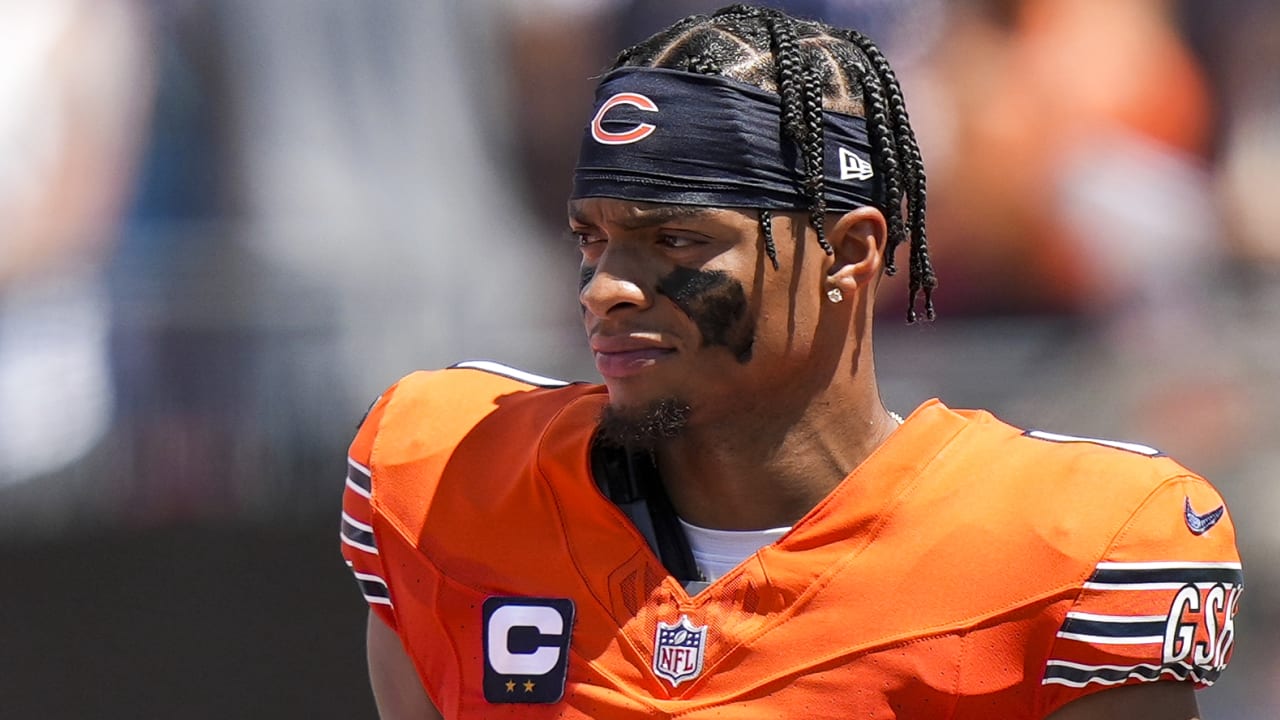 Chicago Bears quarterback Justin Fields is feeling the pressure