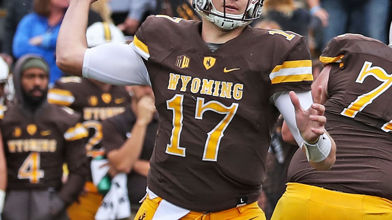 Wyoming QB Josh Allen to enter NFL Draft, per report