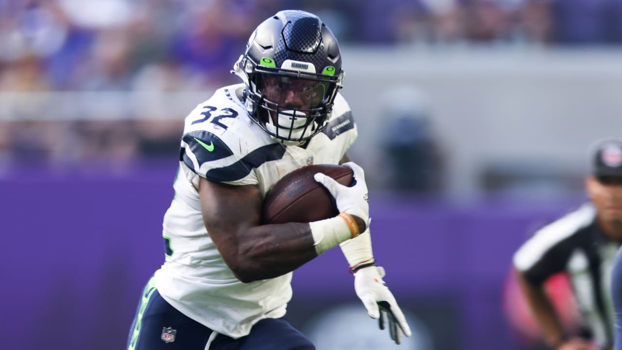 Seahawks RB Chris Carson retiring after five seasons due to neck injury