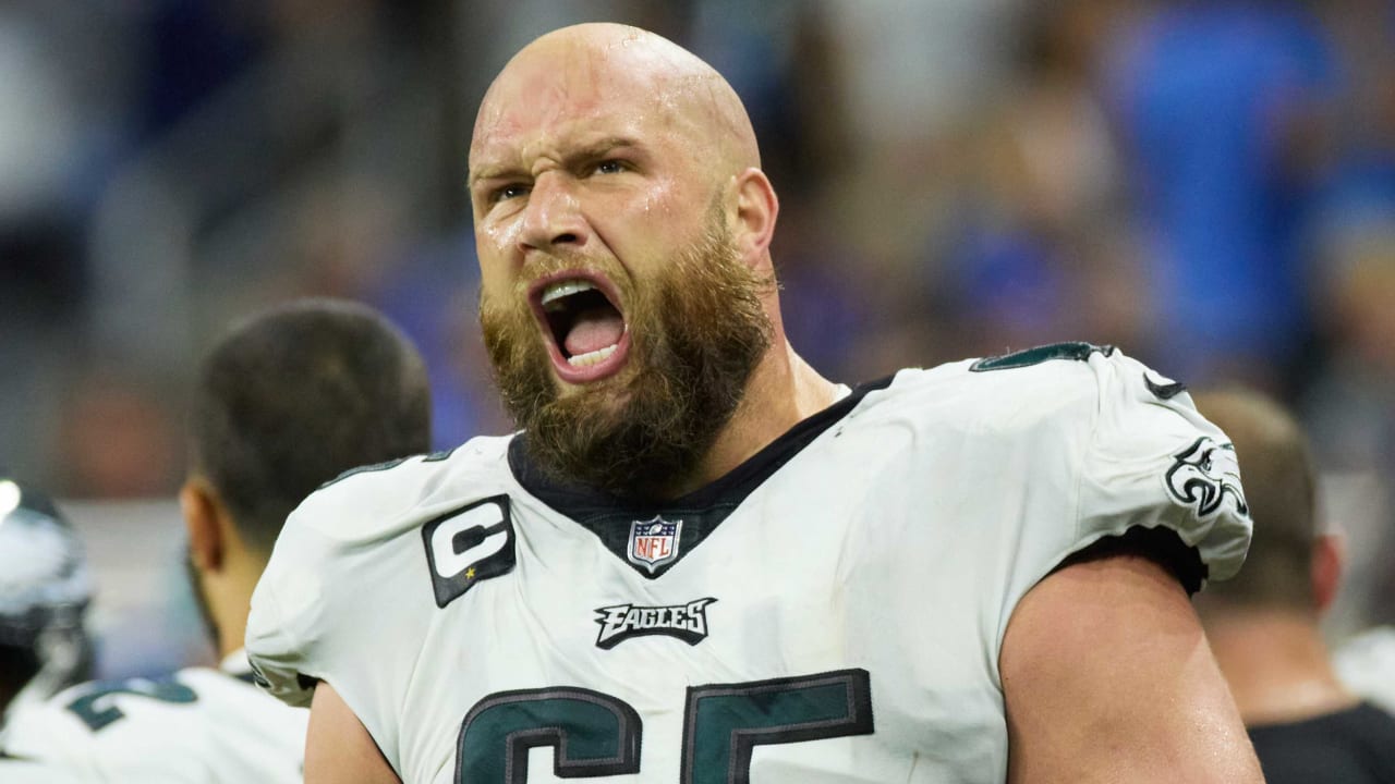 Lane Johnson to 'retire an Eagle' after signing one-year extension