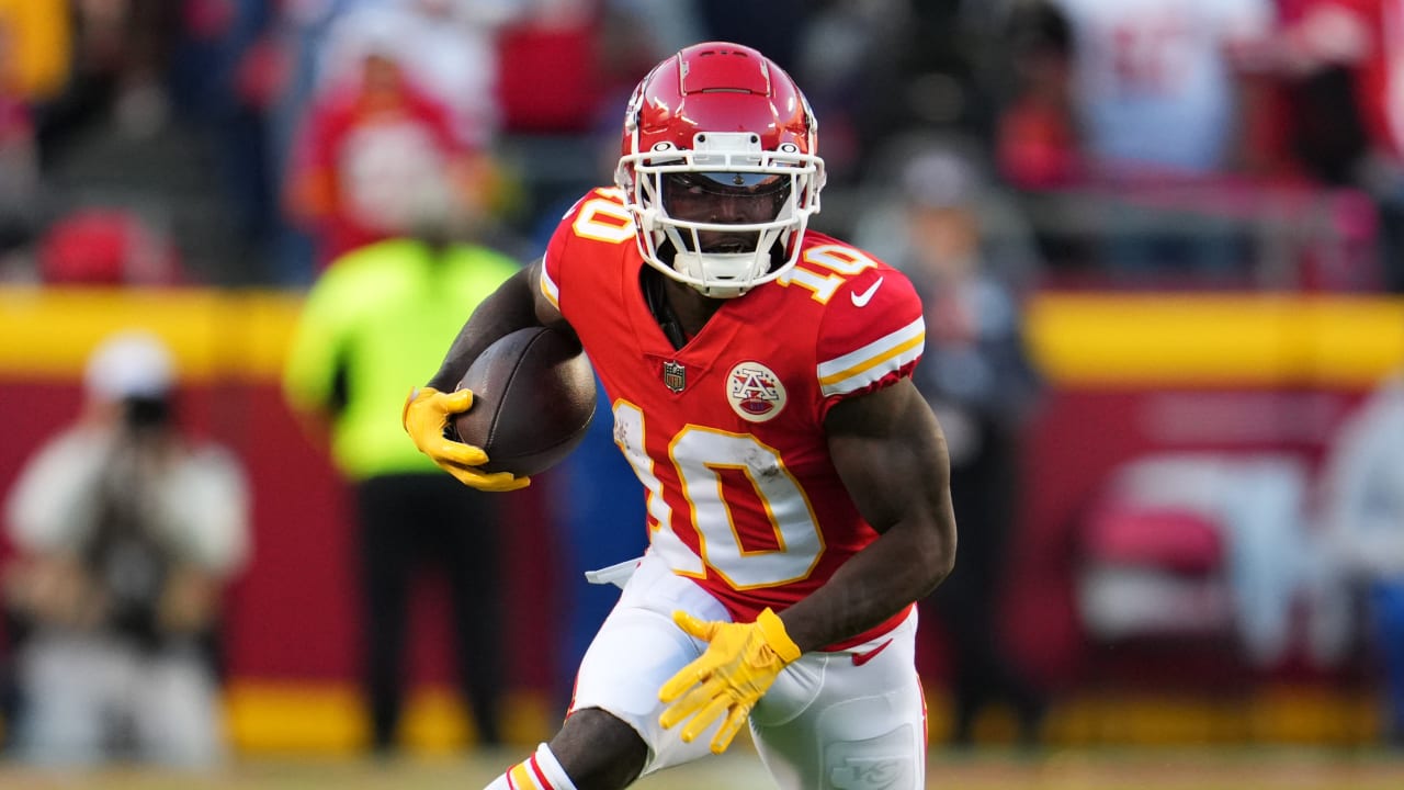 The Kansas City Chiefs - The CHEETAH! Tyreek Hill opens the season with  91-yard punt return.